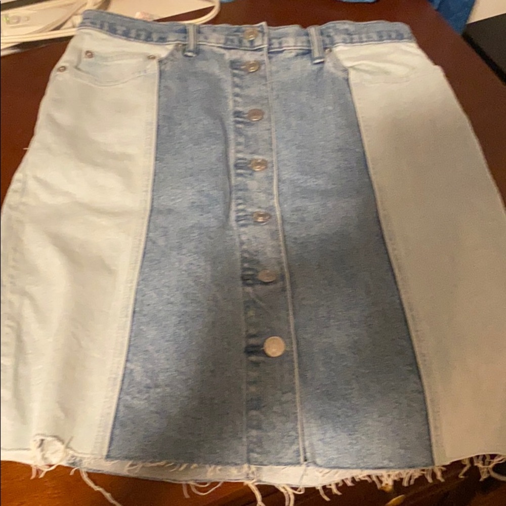GAP- denim skirt